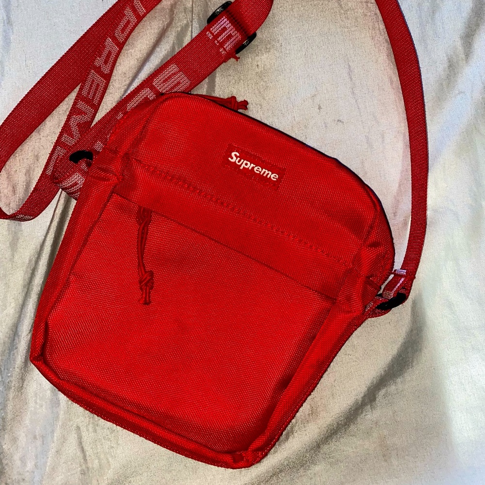Supreme Shoulder Bag Red
